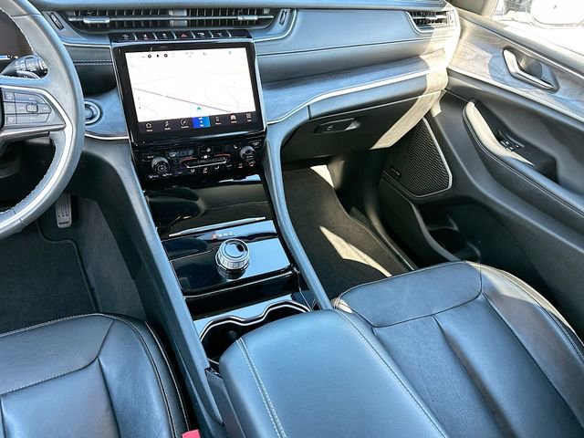 Used 2023 Jeep Grand Cherokee Limited image 24
