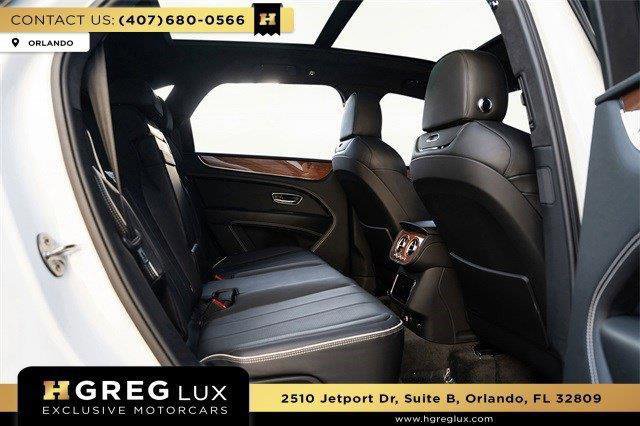 Used 2022 Bentley Bentayga AWD/4WD image 54