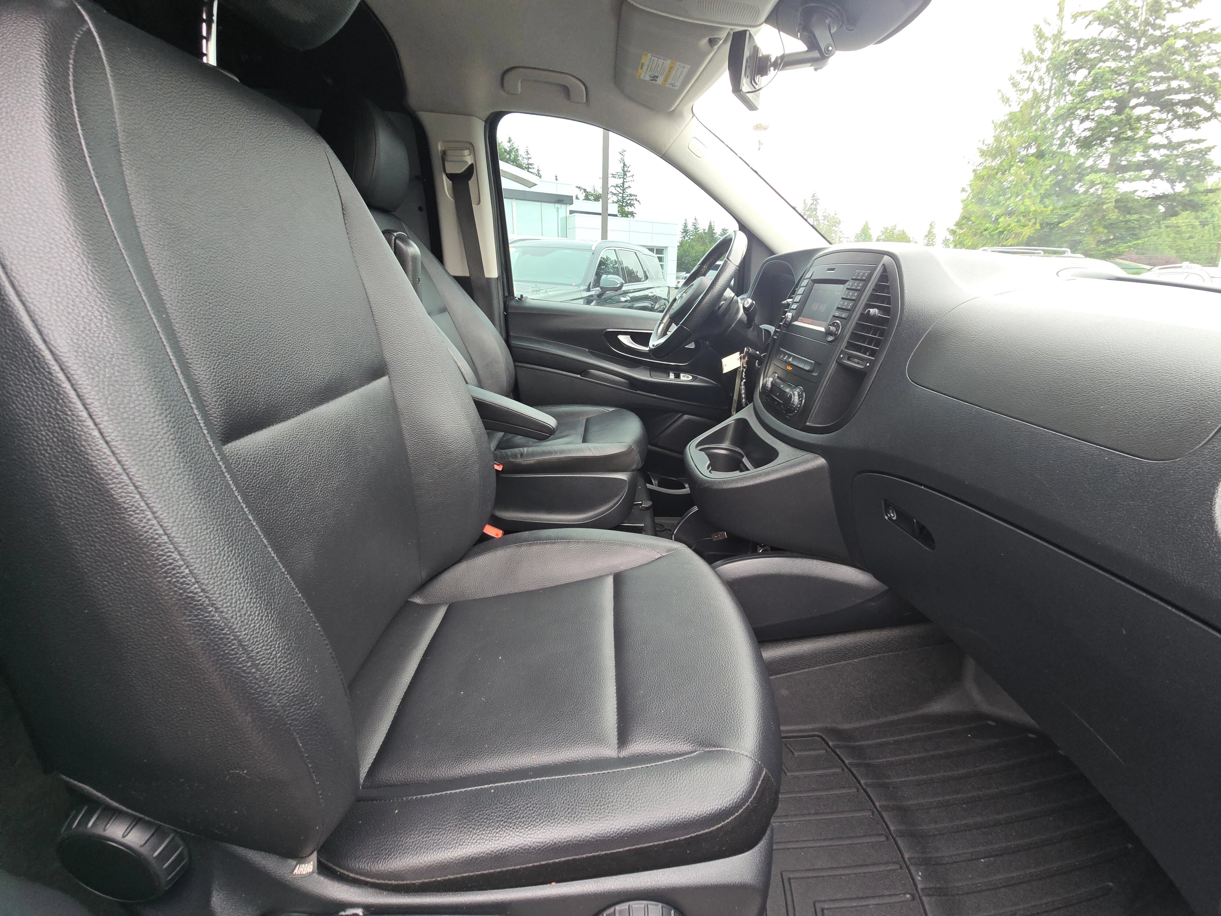 Used 2017 Mercedes-Benz Metris image 11