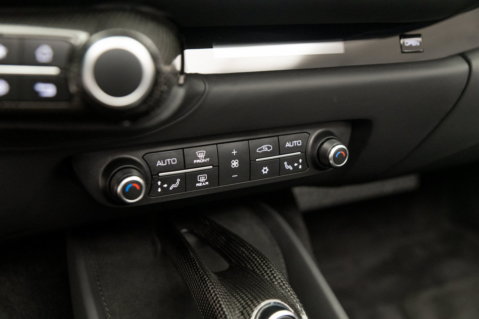 Used 2022 Ferrari 812 GTS RWD image 38