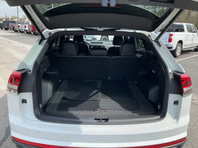 Used 2020 Volkswagen Atlas Cross Sport SE w/ Towing Package image 17