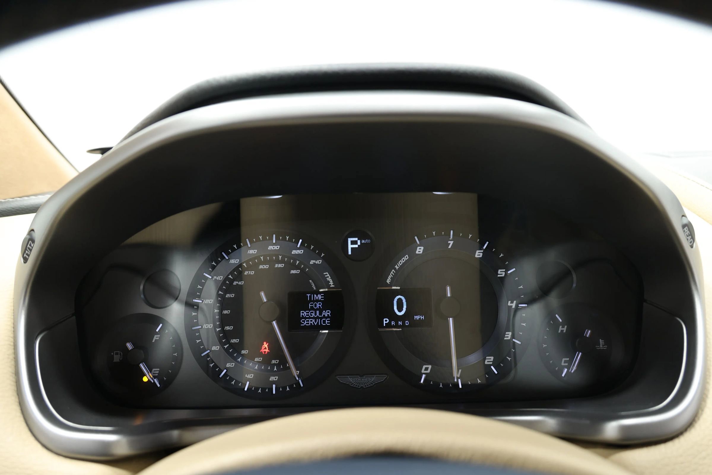 Used 2016 Aston Martin Vanquish Volante image 26