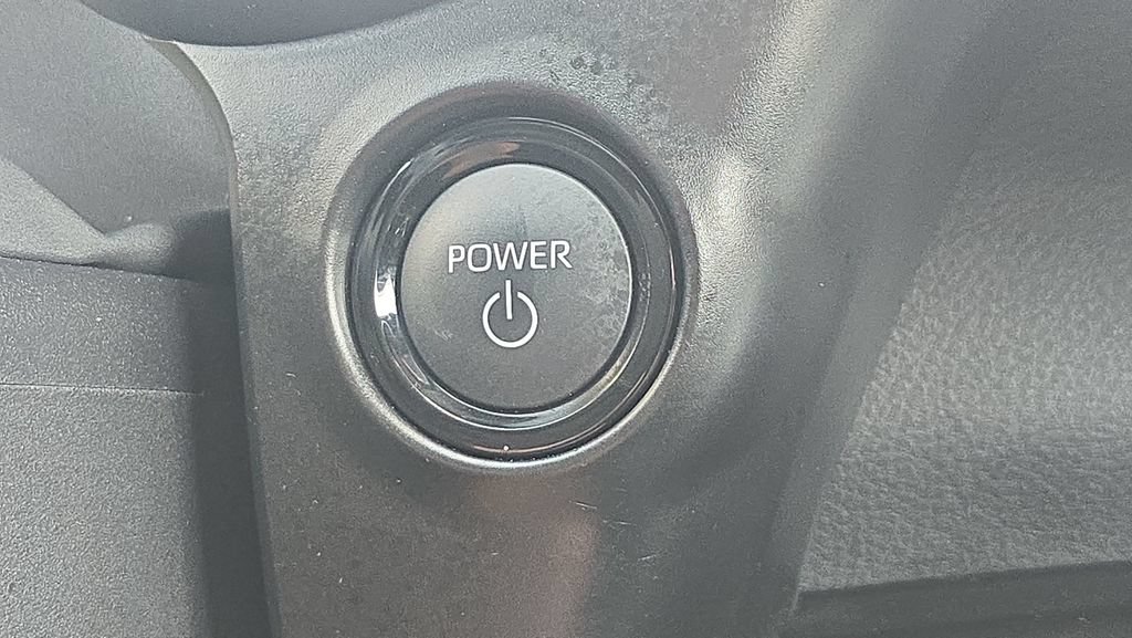 Used 2025 Toyota Sienna Platinum AWD/4WD image 30