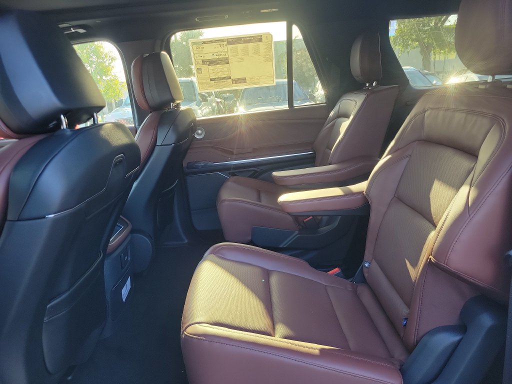 New 2027 Lincoln Navigator L Reserve AWD/4WD image 16