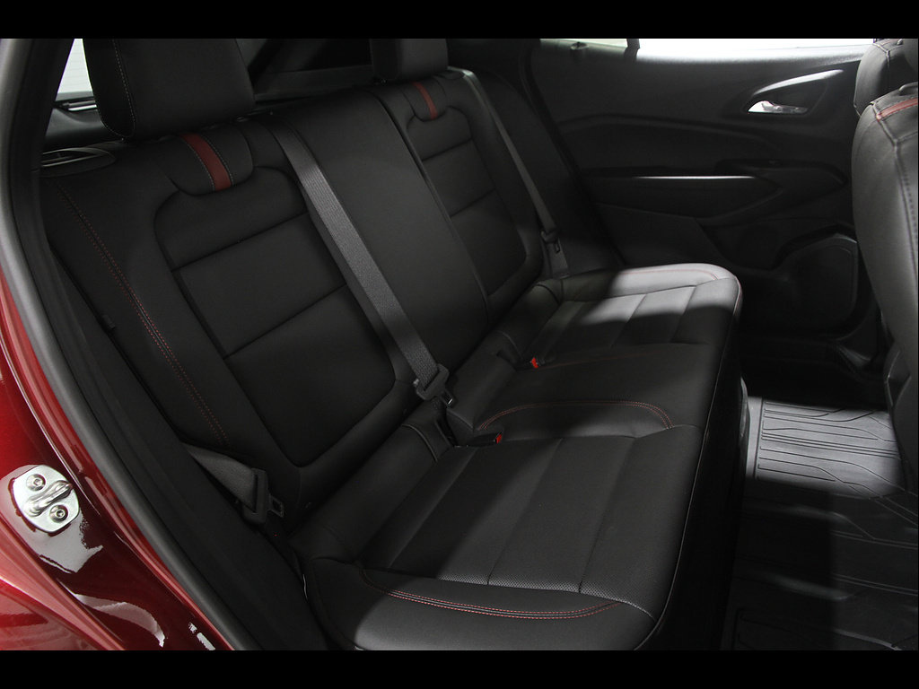 Certified 2025 Chevrolet Trax RS w/ Driver Confidence Package FWD image 17