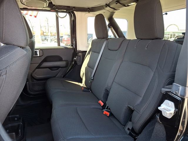 Used 2019 Jeep Wrangler Unlimited Sahara image 10