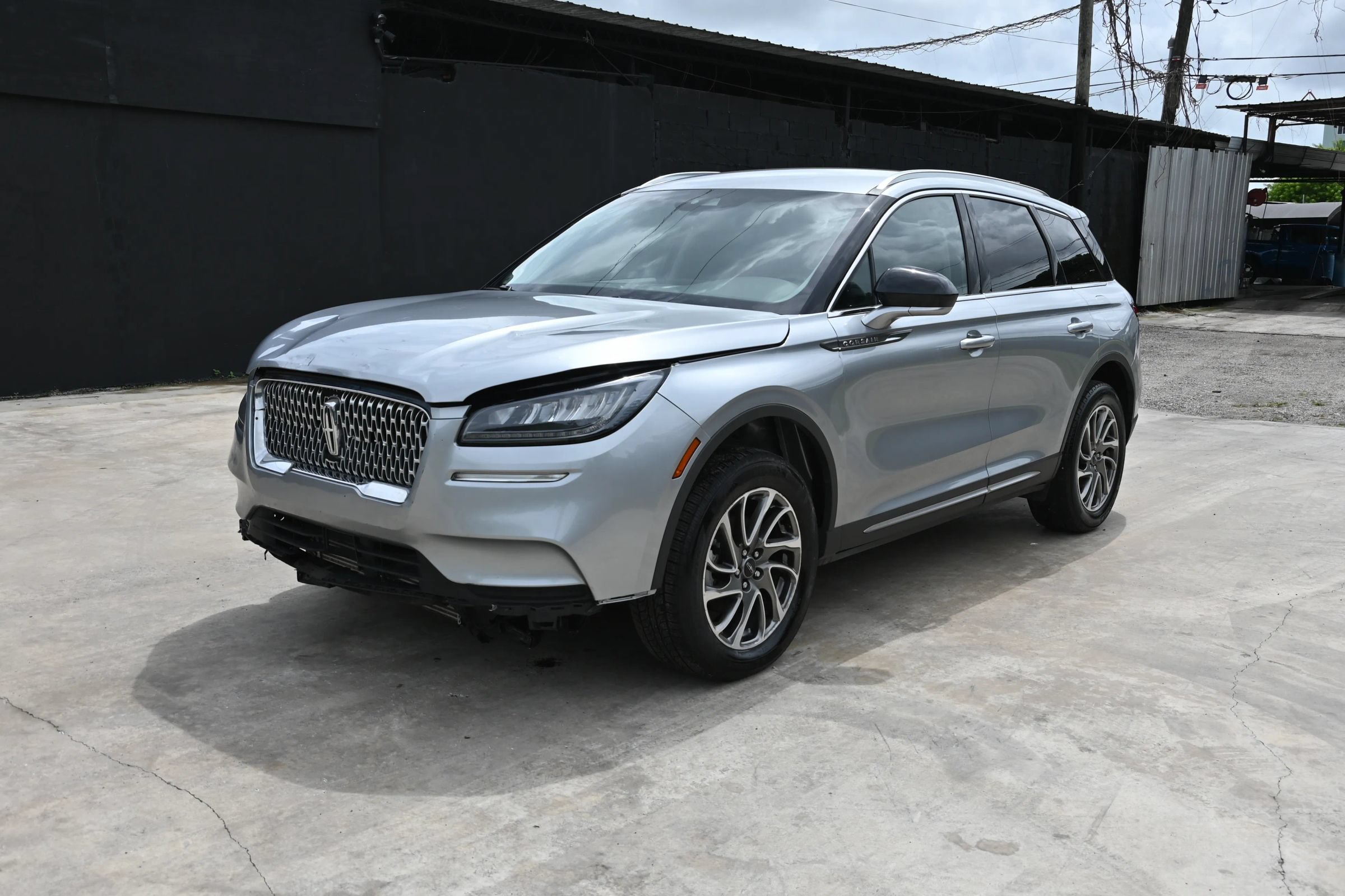 Used 2022 Lincoln Corsair AWD w/ Equipment Group 101A image 2
