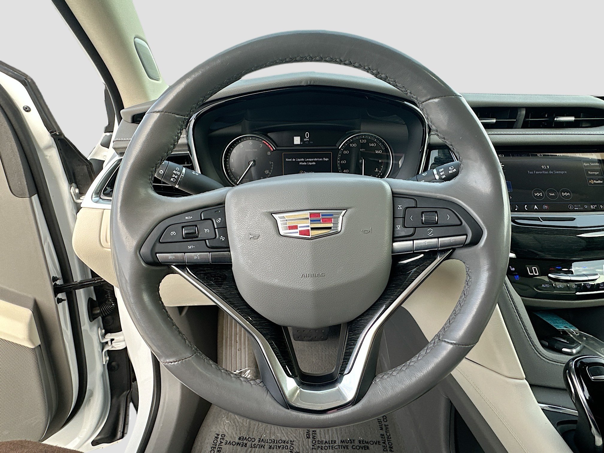 Used 2023 Cadillac XT6 Premium Luxury FWD image 10