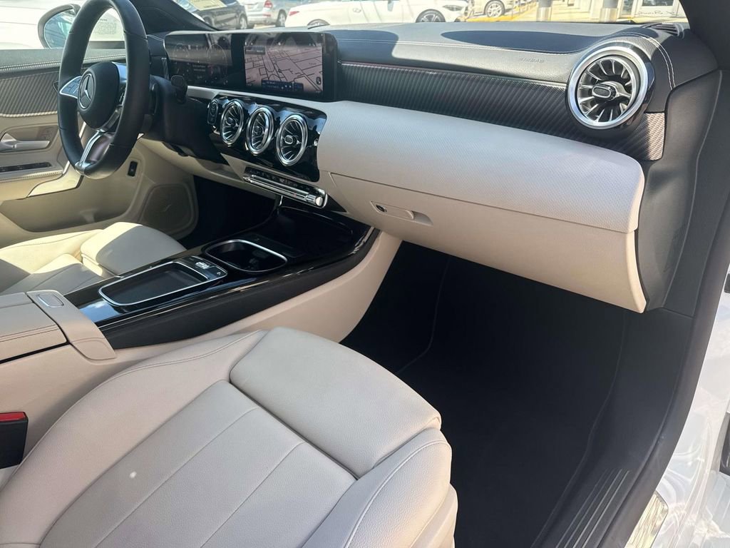 Used 2025 Mercedes-Benz CLA 250 4MATIC image 12