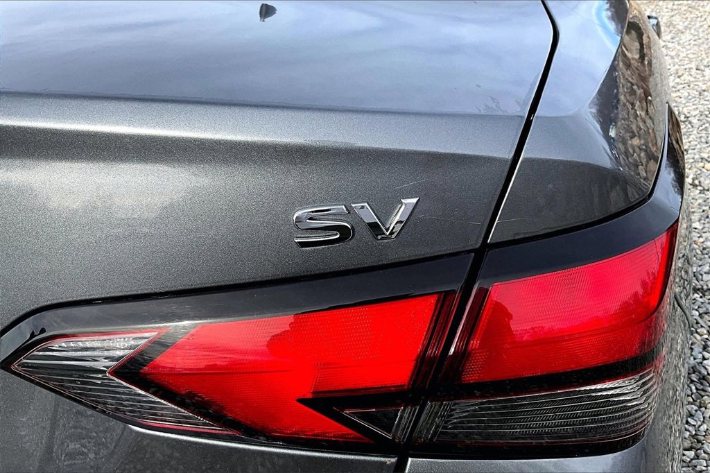 Used 2021 Nissan Versa SV image 8