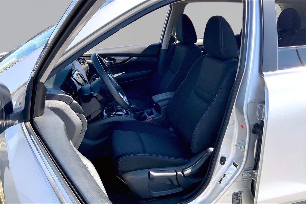Used 2018 Nissan Rogue S image 15