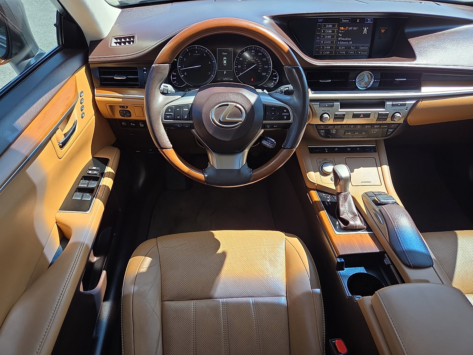 Used 2016 Lexus ES 350 w/ Luxury Package w/Wood Trim FWD image 11