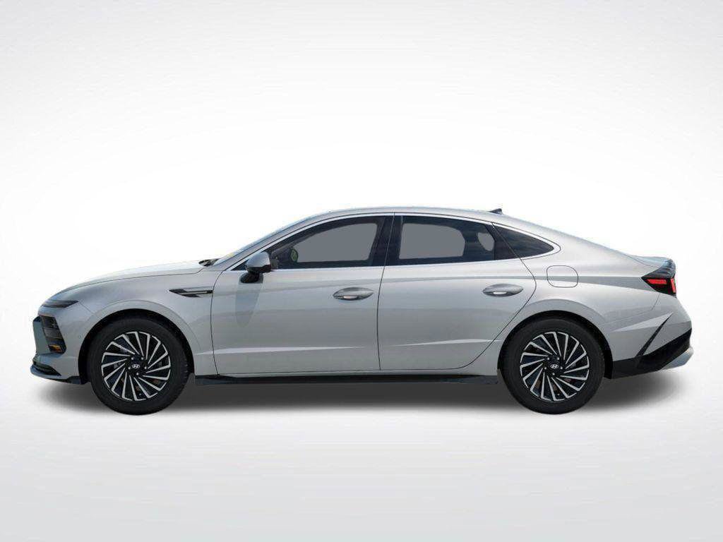 New 2026 Hyundai Sonata Limited FWD image 3