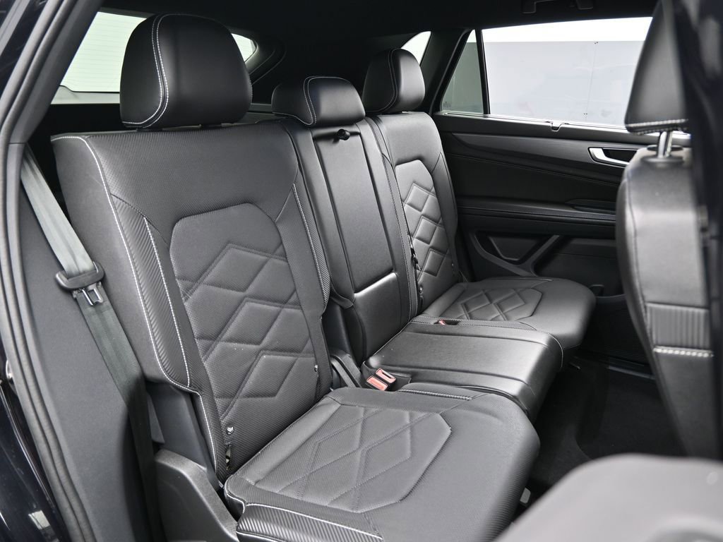 Used 2024 Volkswagen Atlas Cross Sport SE image 43