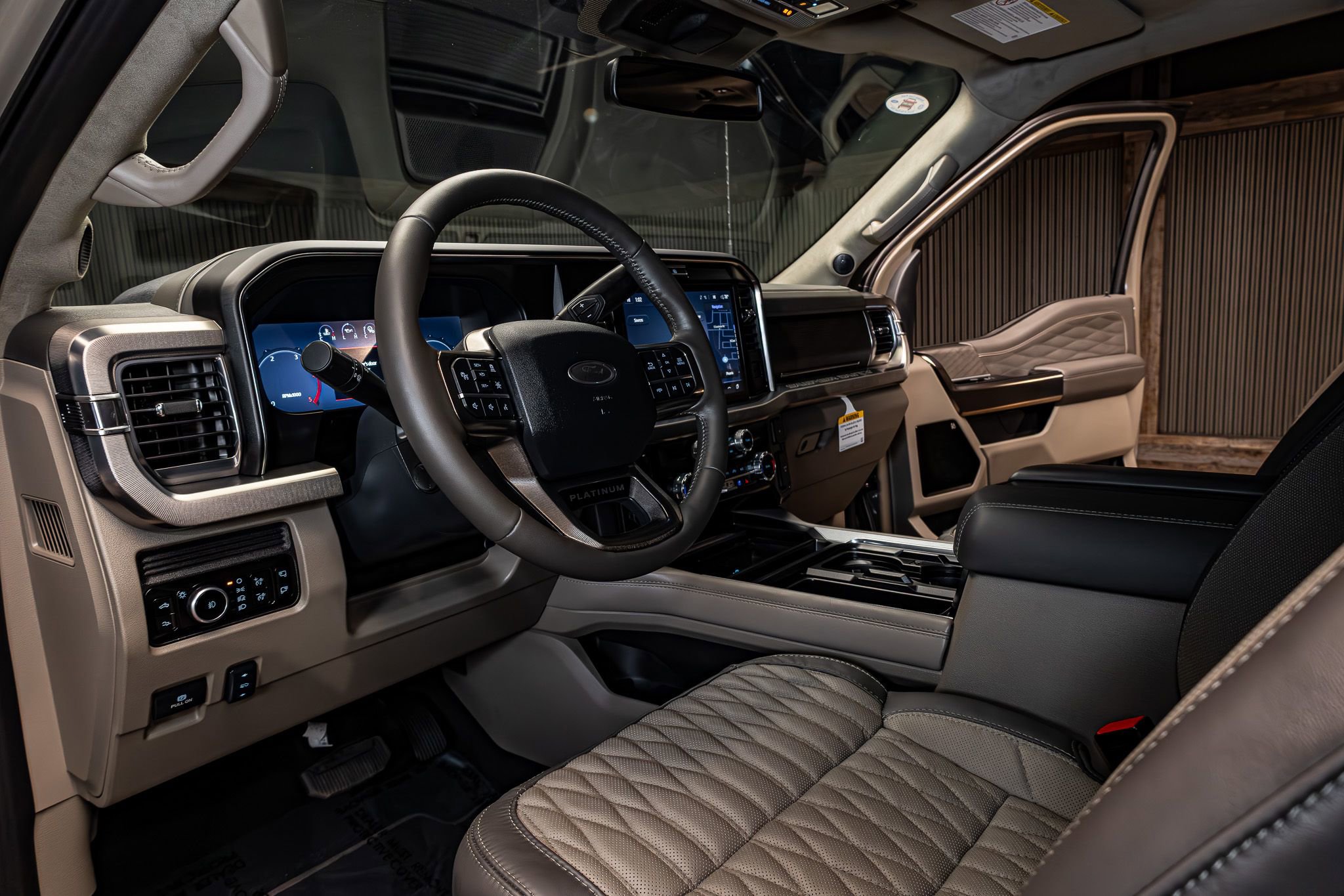Used 2026 Ford F350 Platinum w/ Platinum Plus Package image 14