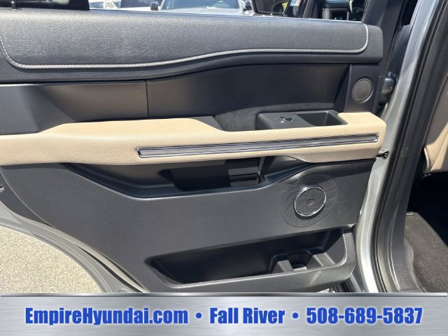 Used 2024 Ford Expedition Limited AWD/4WD image 16