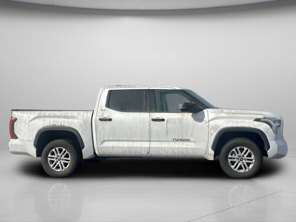 Used 2022 Toyota Tundra SR5 w/ SR5 Convenience Package image 3