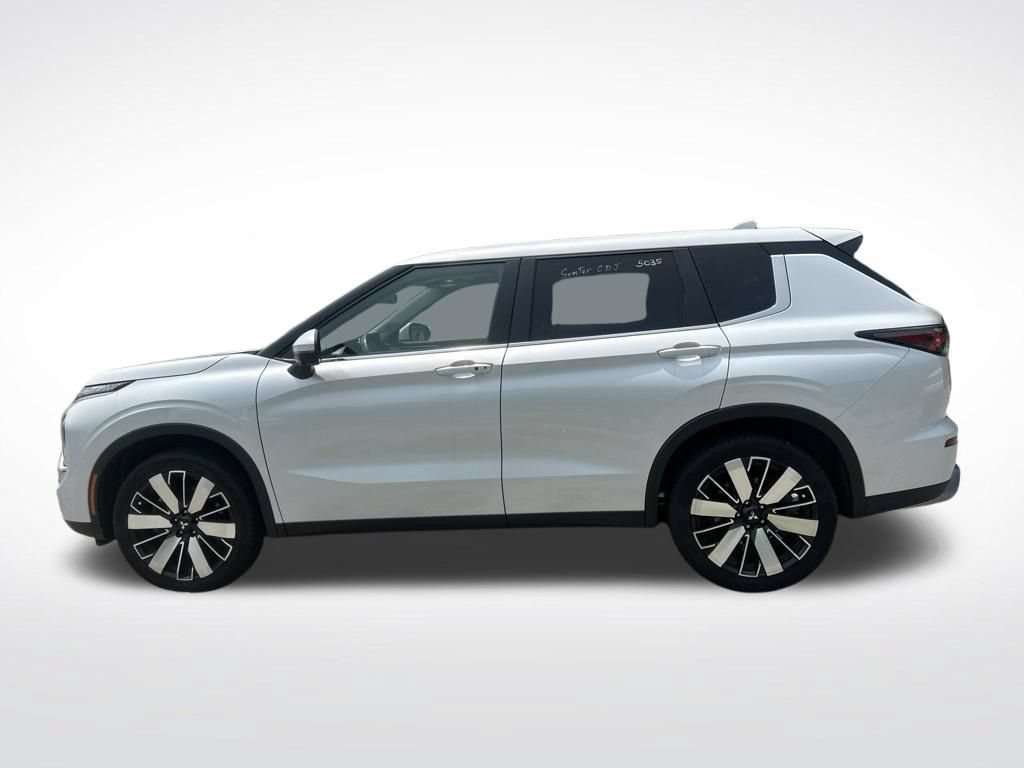 Used 2025 Mitsubishi Outlander SE FWD video 2