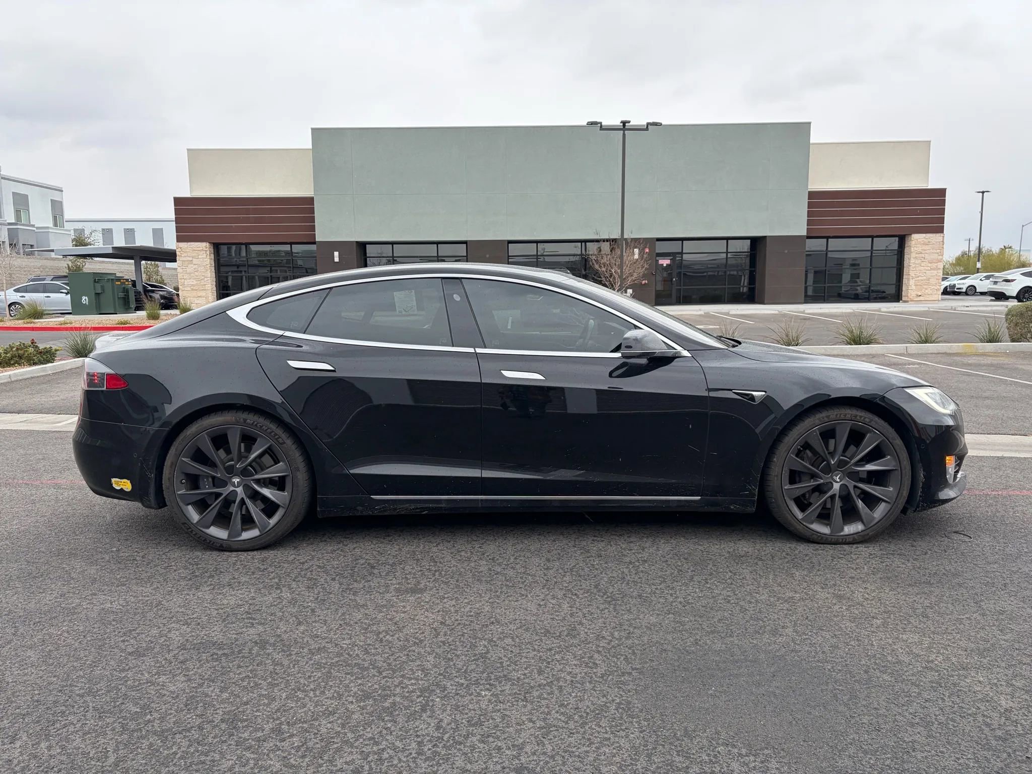 Used 2020 Tesla Model S Long Range Plus AWD/4WD image 2