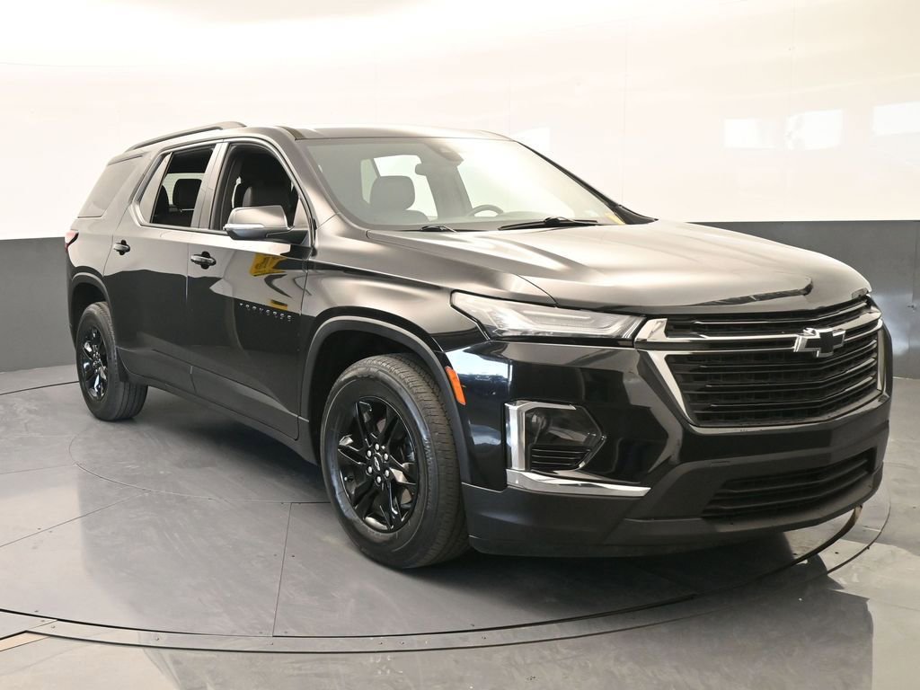 Used 2023 Chevrolet Traverse LT w/ Midnight/Sport Edition image 9
