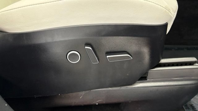 Used 2023 Tesla Model X AWD/4WD image 29