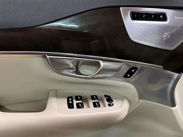 Used 2018 Volvo XC90 T6 Momentum w/ Convenience Package AWD/4WD image 51