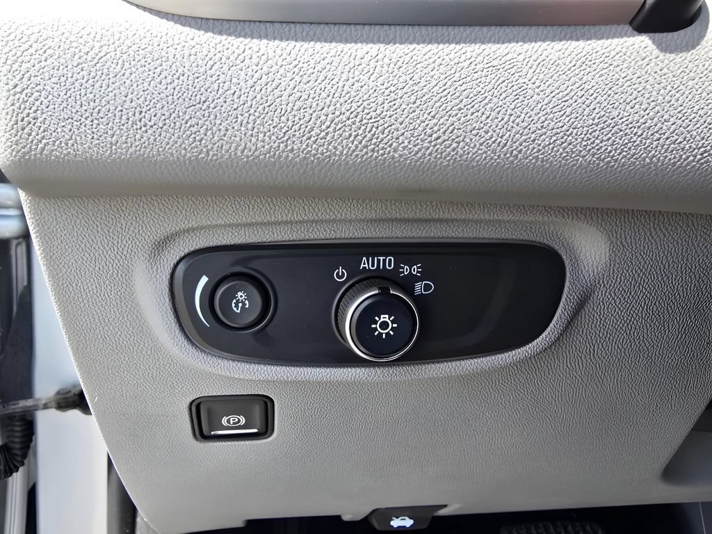Used 2021 GMC Terrain SLE w/ Driver Convenience Package FWD image 24