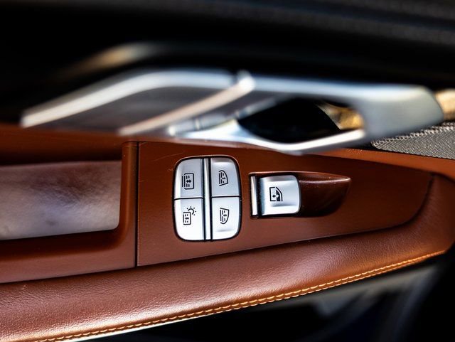 Used 2020 BMW X7 M50i image 33