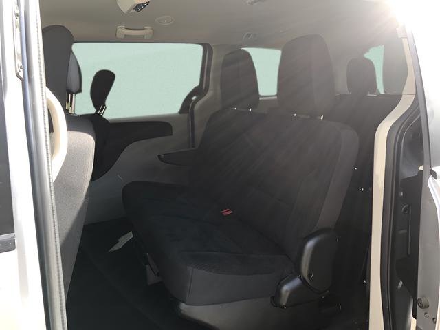 Used 2018 Dodge Grand Caravan SE image 8
