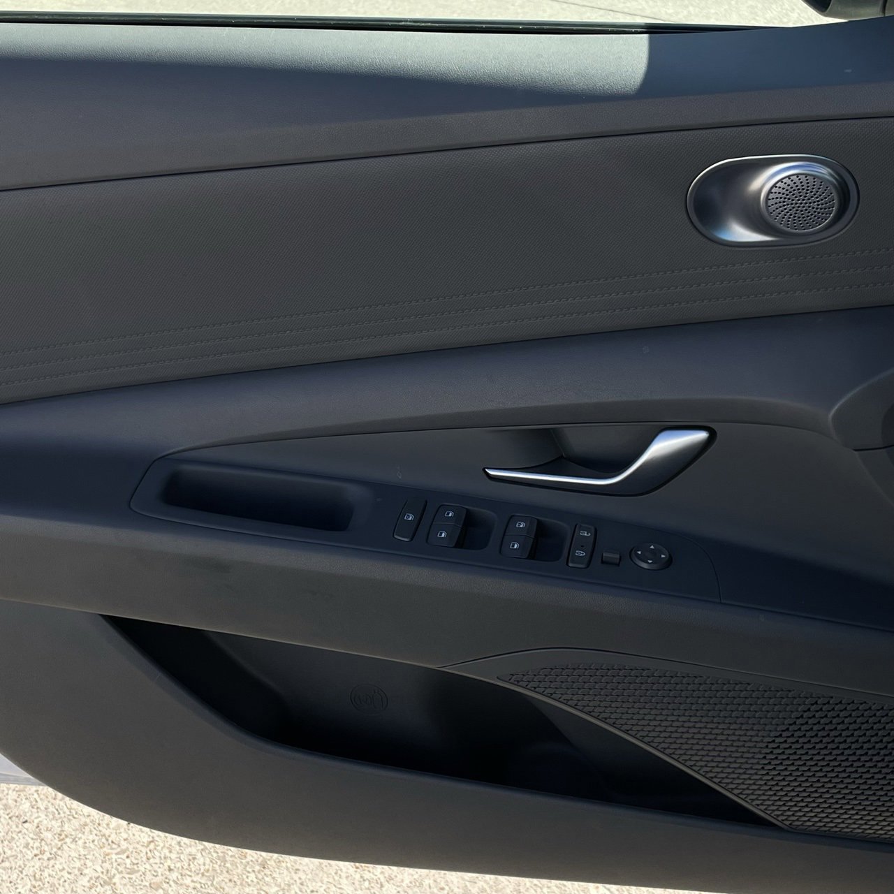 Used 2023 Hyundai Elantra Blue image 20