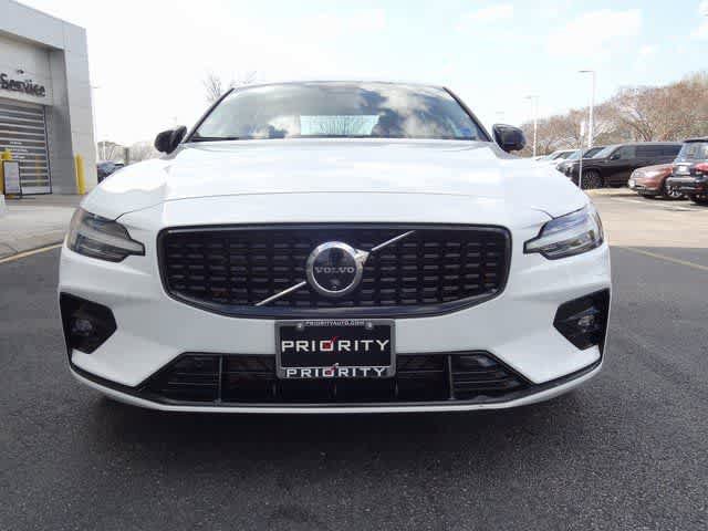Used 2024 Volvo S60 B5 Plus FWD image 5
