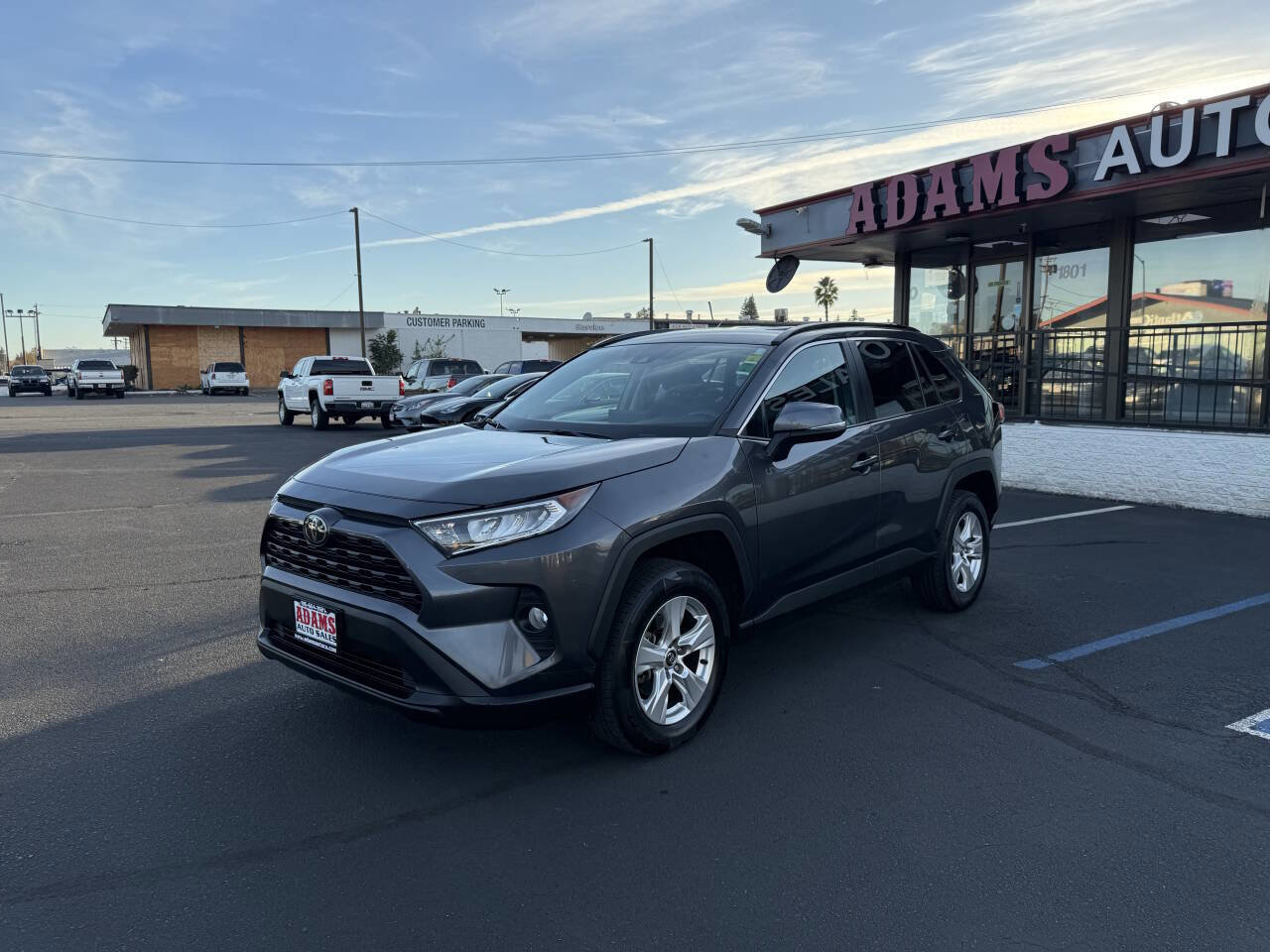 Used 2020 Toyota RAV4 XLE w/ Carpet Mat Package AWD/4WD image 7