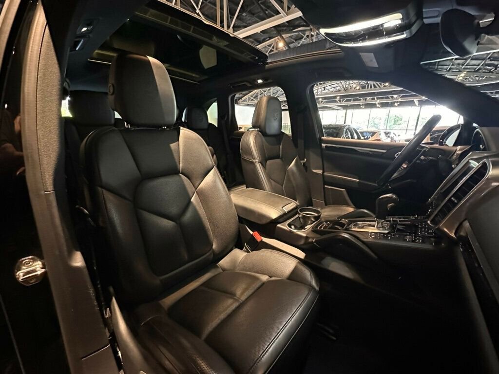 Used 2018 Porsche Cayenne AWD/4WD image 30