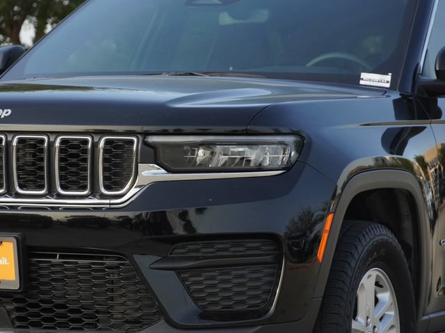 Certified 2024 Jeep Grand Cherokee Laredo RWD image 4