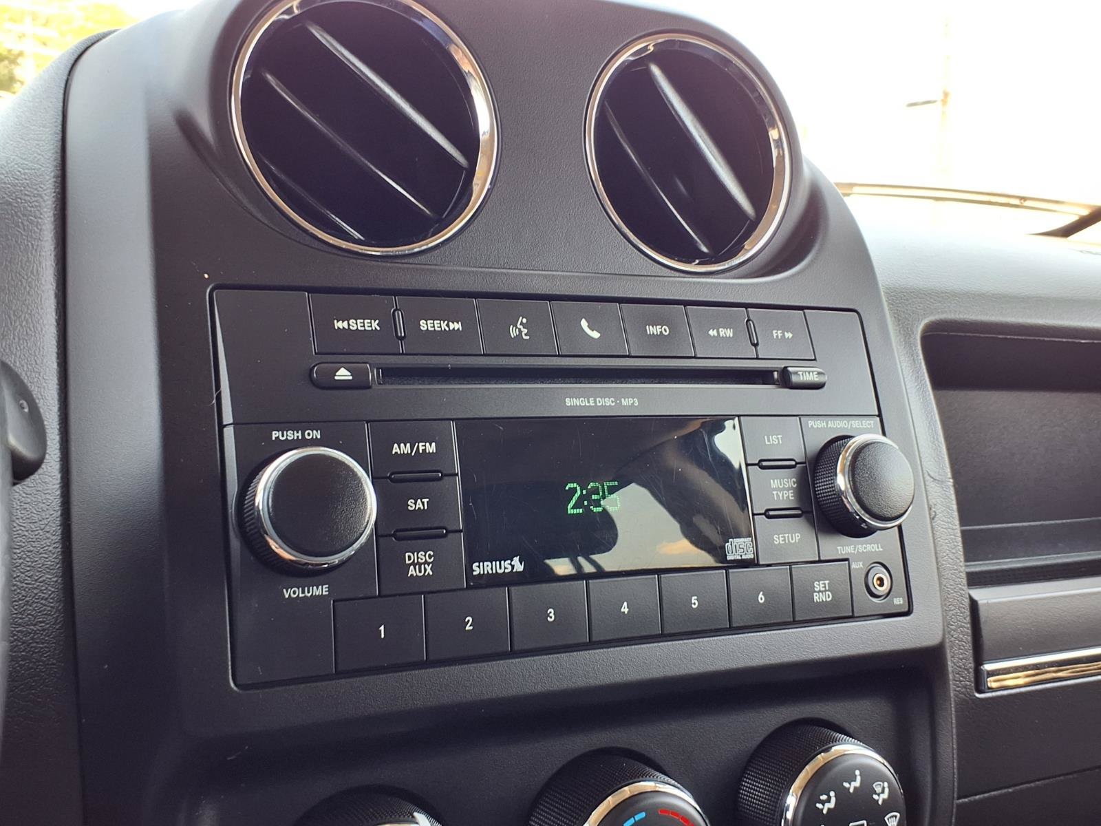 Used 2010 Jeep Patriot Latitude FWD image 10