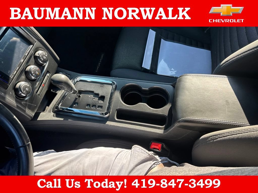 Used 2013 Dodge Challenger SXT RWD image 27
