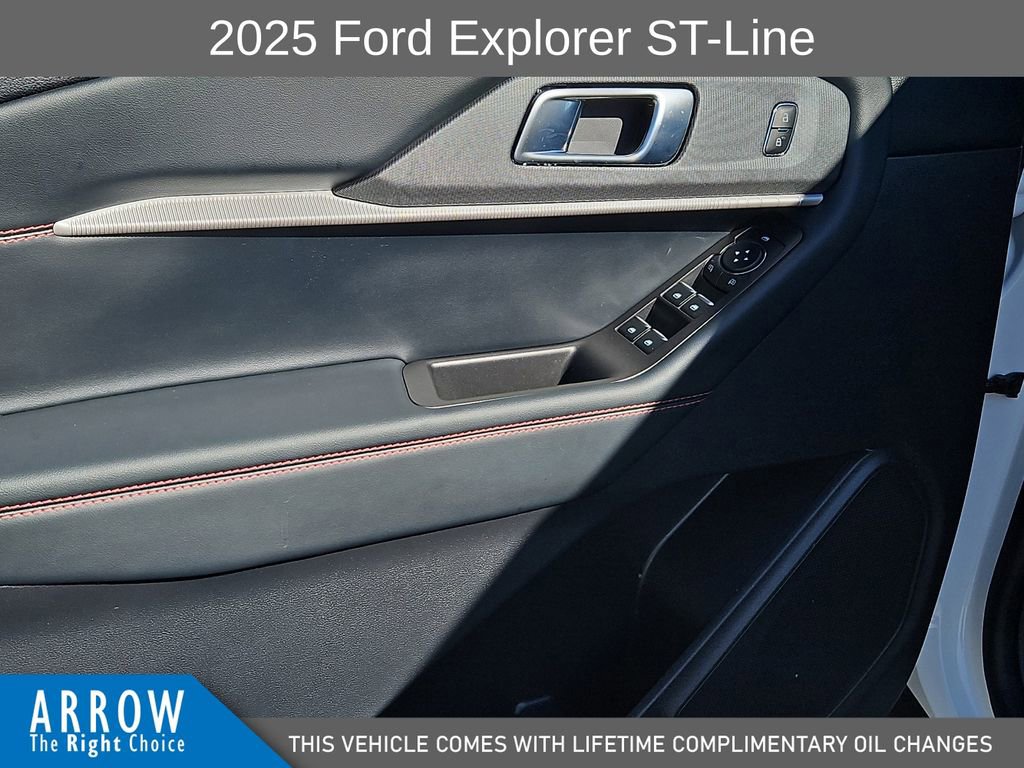 Used 2025 Ford Explorer ST-Line image 21