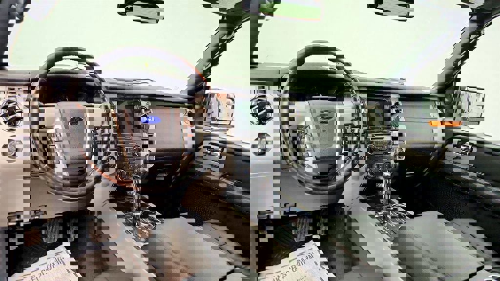 Used 2016 Ford Expedition Limited image 13