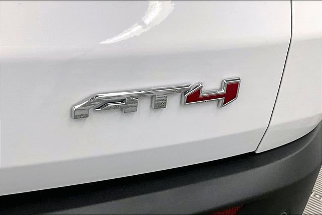 Used 2025 GMC Acadia AT4 w/ LPO, Floor Liner Package image 9