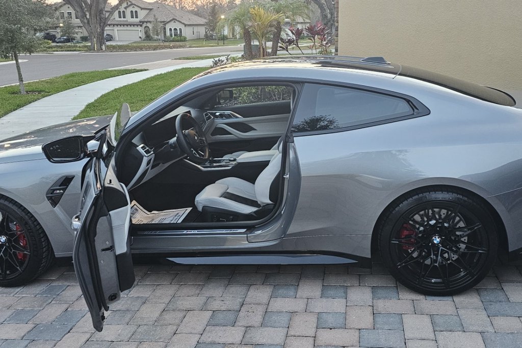 Used 2025 BMW M4 Coupe w/ Executive Package RWD image 9