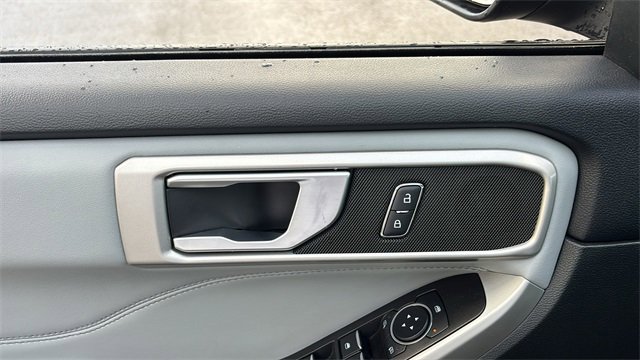 Used 2024 Ford Explorer XLT w/ Equipment Group 202A image 10