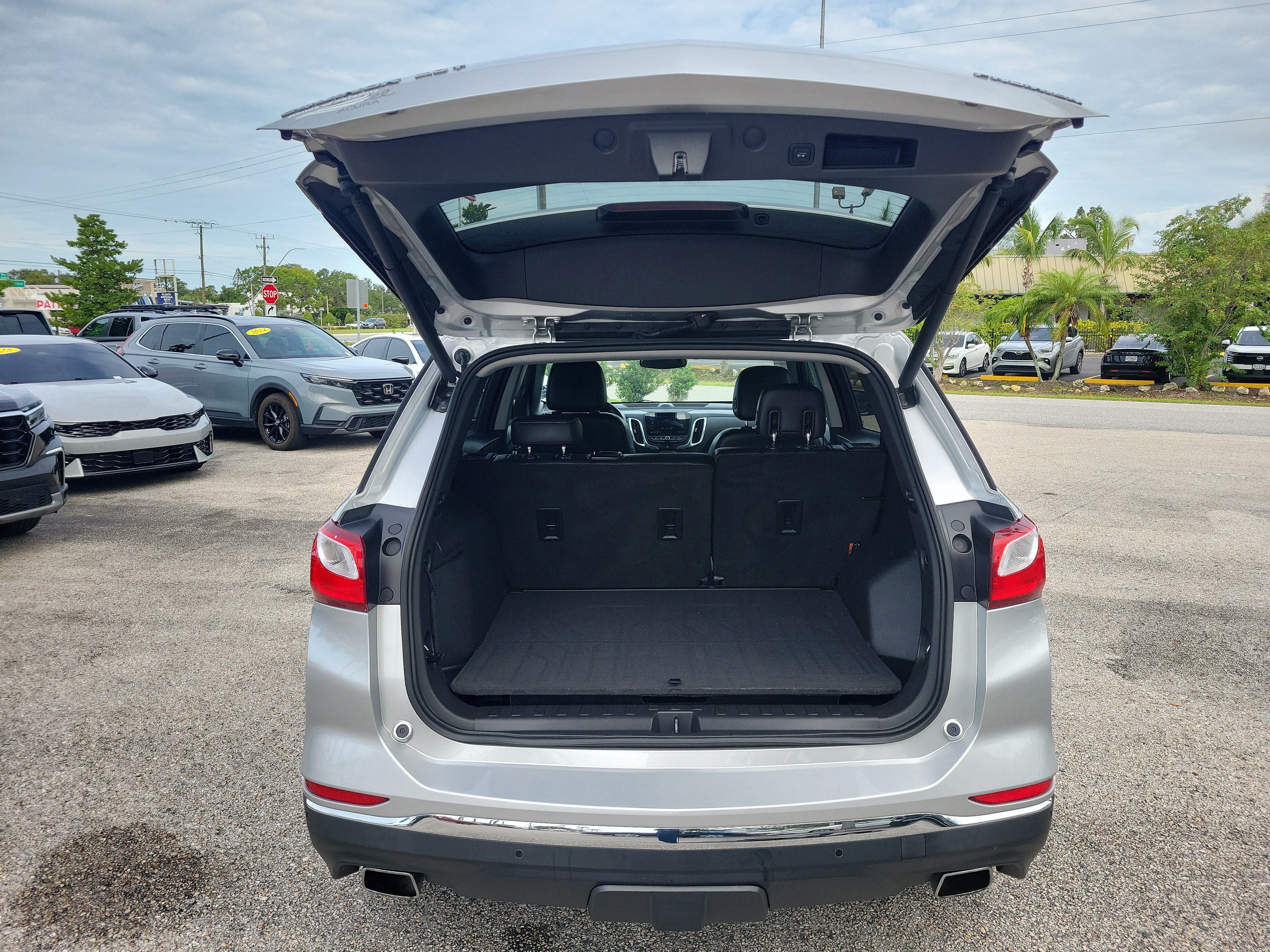 Used 2020 Chevrolet Equinox Premier FWD image 9