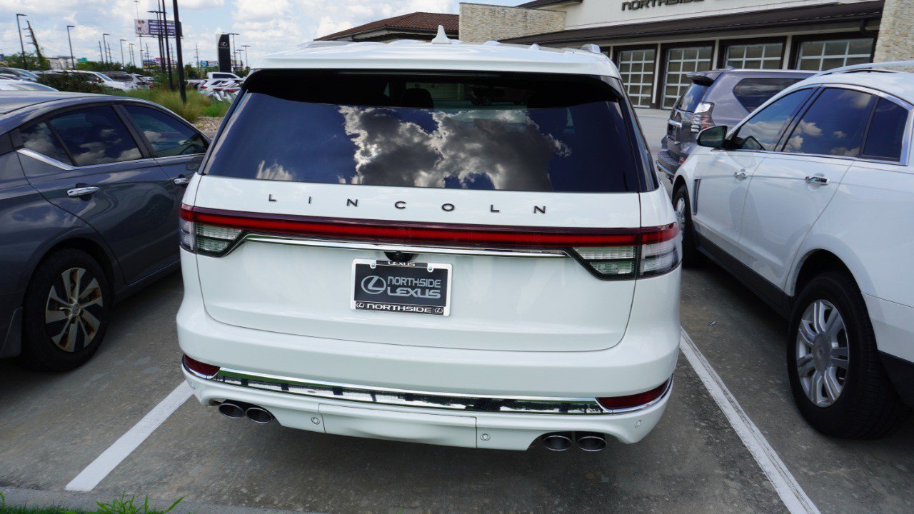 Used 2020 Lincoln Aviator Black Label w/ Class IV Trailer Tow Package AWD/4WD image 6