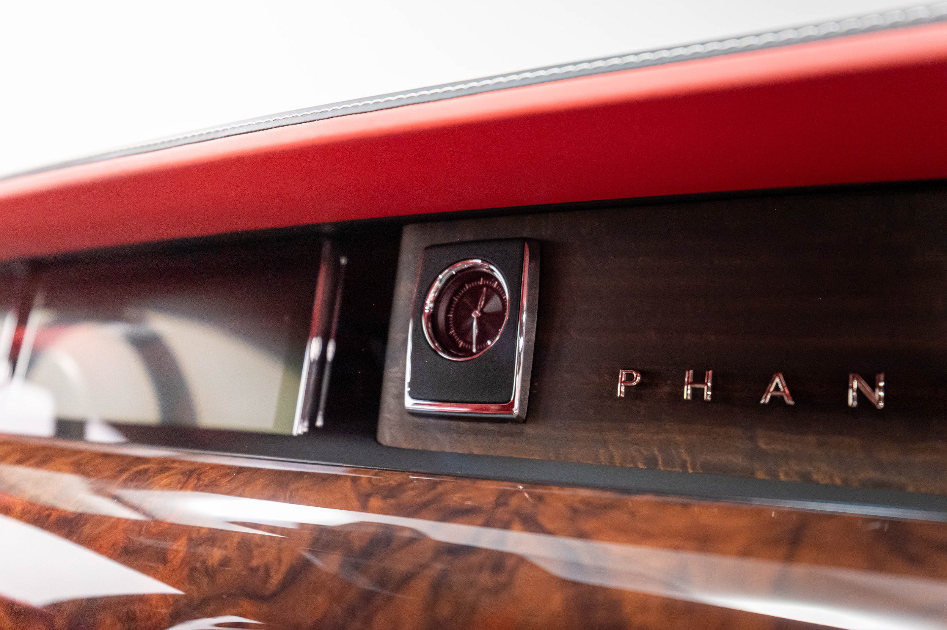 Used 2019 Rolls-Royce Phantom Sedan RWD image 50