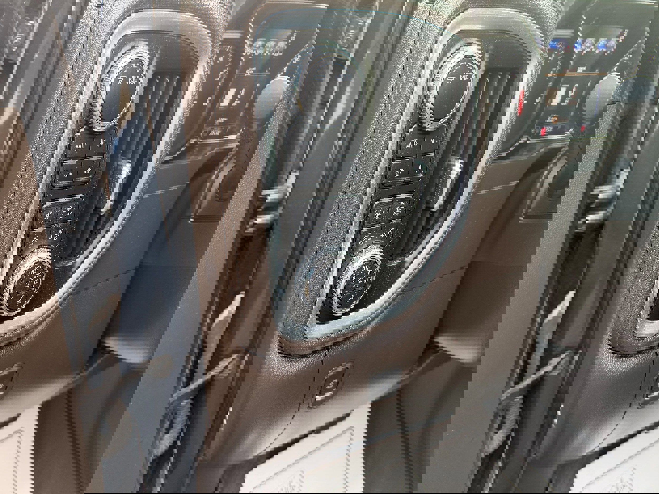 Used 2021 GMC Sierra 1500 Denali w/ Denali Premium Package image 18