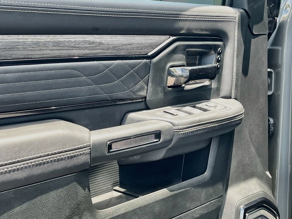 New 2026 RAM 3500 Limited AWD/4WD image 18