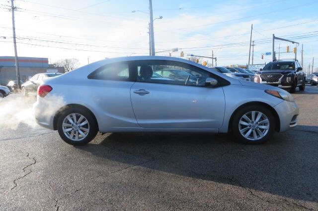 Used 2016 Kia Forte Koup EX FWD image 6