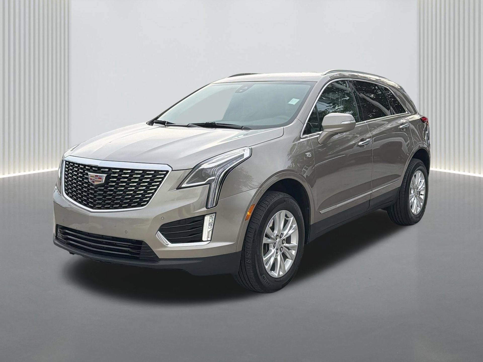 Certified 2023 Cadillac XT5 Luxury FWD image 1