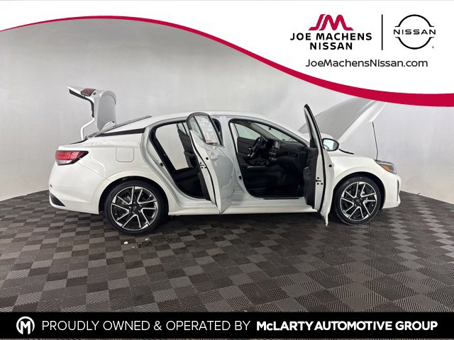 Certified 2025 Nissan Sentra SR image 13