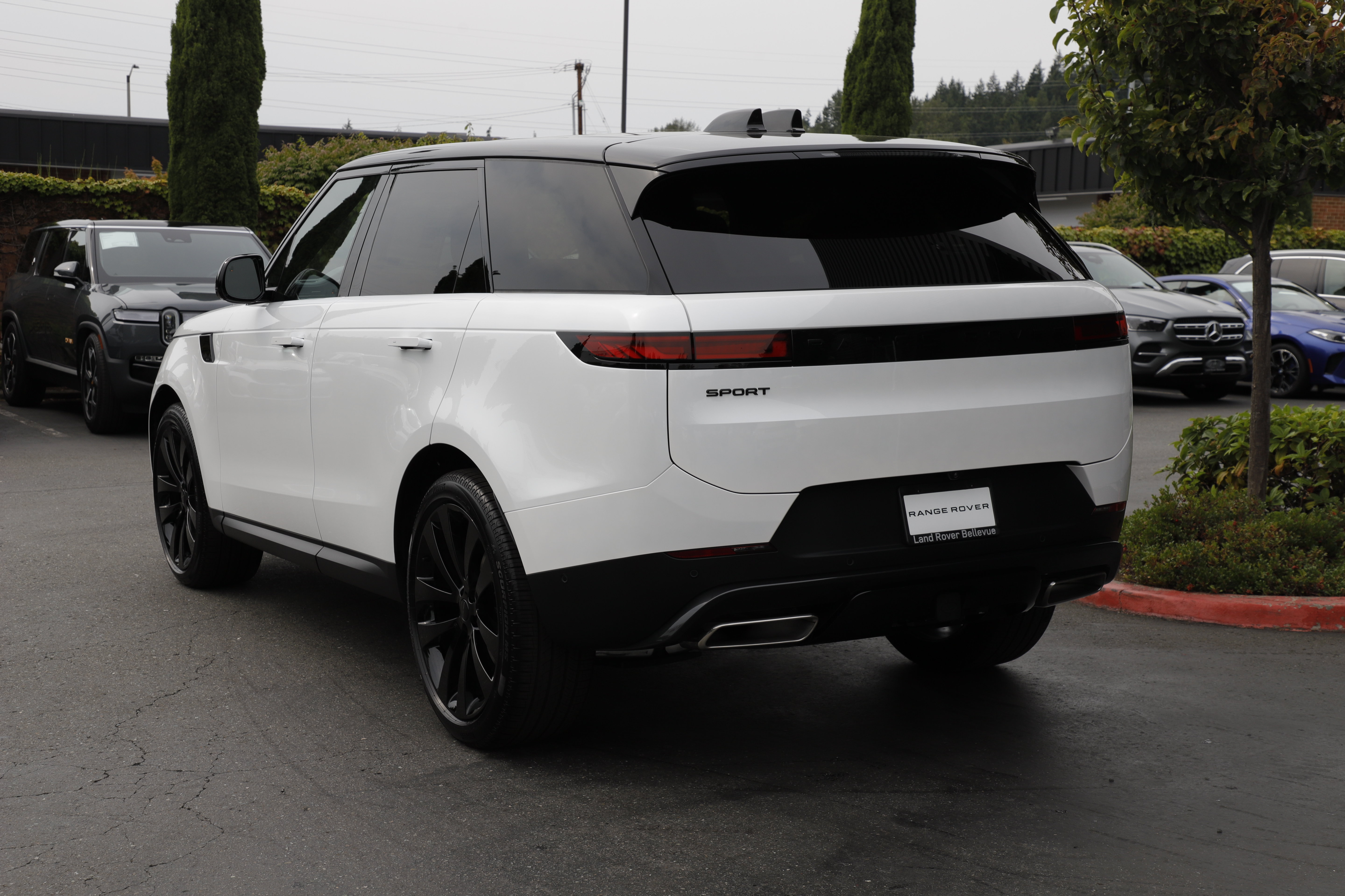 New 2026 Land Rover Range Rover Sport SE AWD/4WD image 6